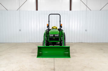 Main image John Deere 3032E