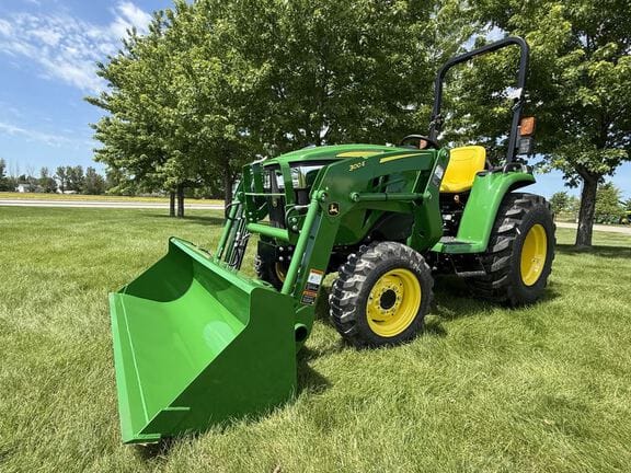 2026 John Deere 3032E Equipment Image0