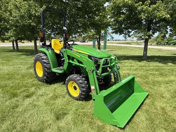 Image of John Deere 3032E equipment image 1