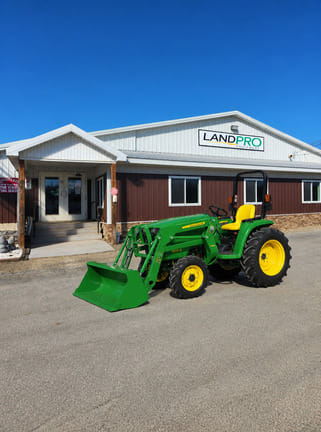 2026 John Deere 3032E Equipment Image0