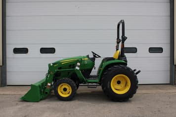 Main image John Deere 3032E