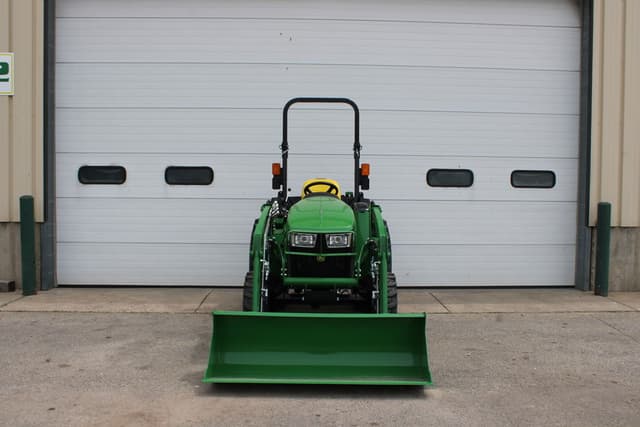 Image of John Deere 3032E equipment image 2