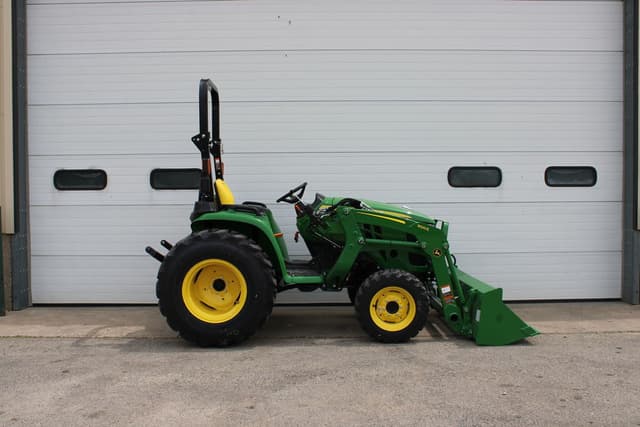 Image of John Deere 3032E equipment image 1