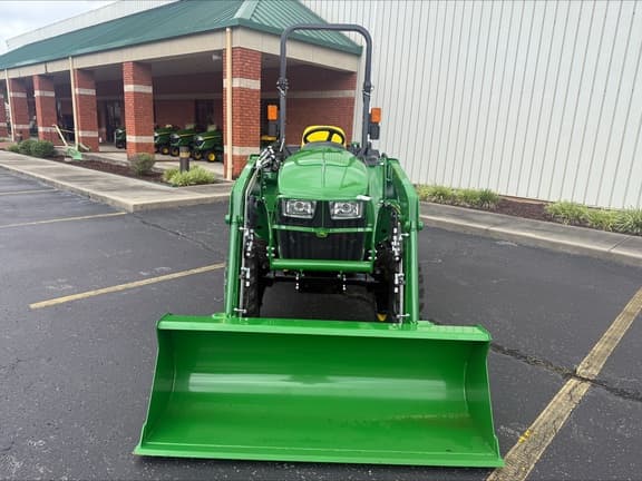 Image of John Deere 3032E equipment image 3