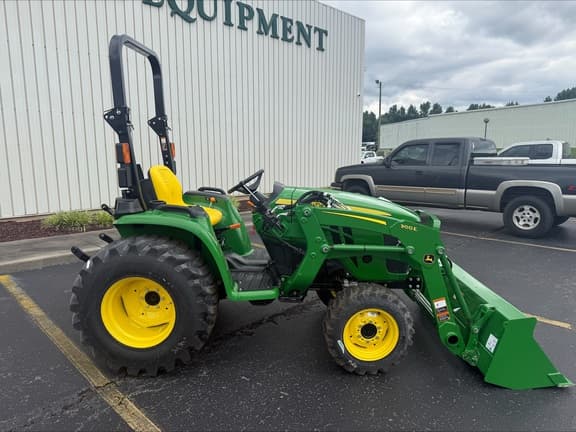 Image of John Deere 3032E equipment image 1