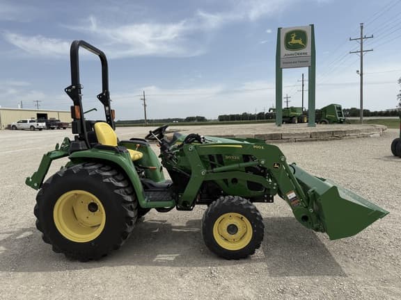 Image of John Deere 3032E equipment image 3