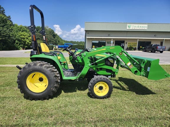 Image of John Deere 3032E equipment image 1