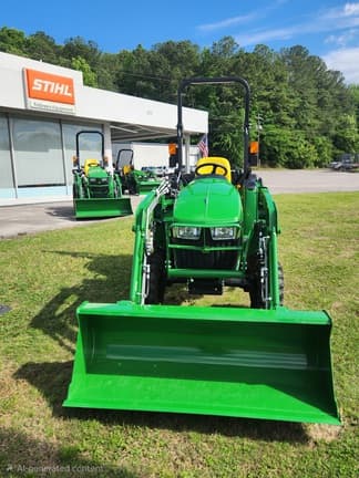 Image of John Deere 3032E equipment image 2
