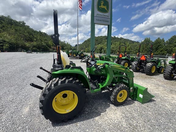 Image of John Deere 3032E equipment image 2