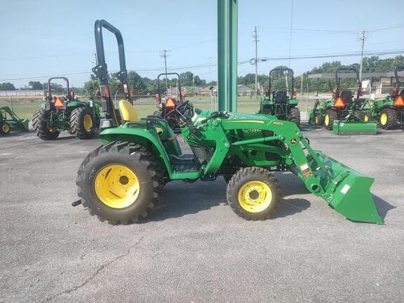 Image of John Deere 3032E equipment image 1
