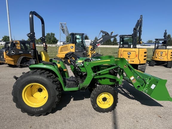 2026 John Deere 3032E Equipment Image0