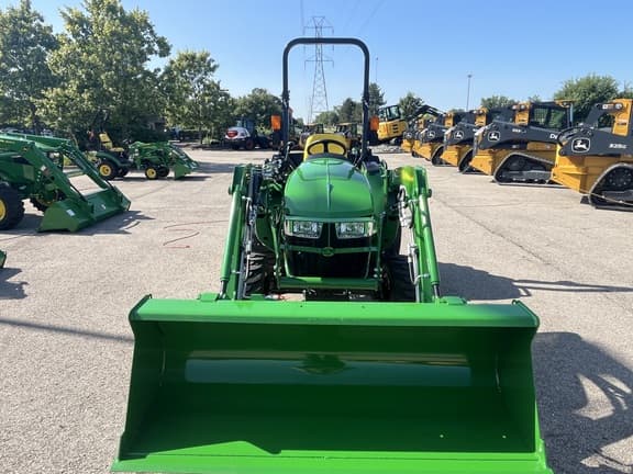 Image of John Deere 3032E equipment image 2