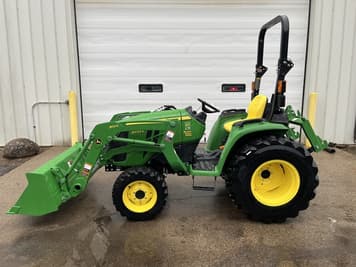 Main image John Deere 3032E