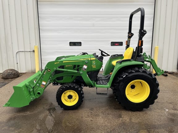 2026 John Deere 3032E Equipment Image0