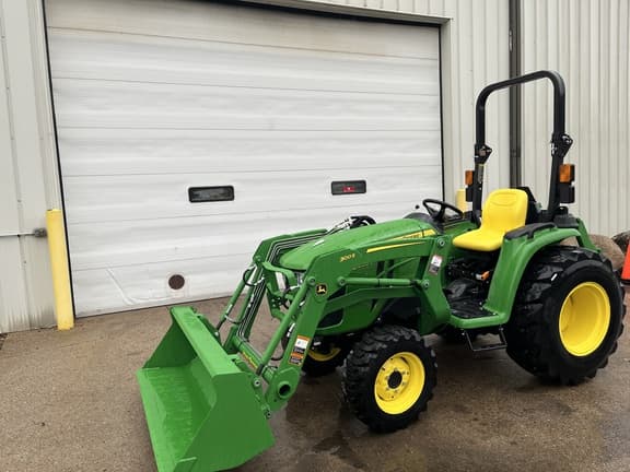 Image of John Deere 3032E equipment image 1