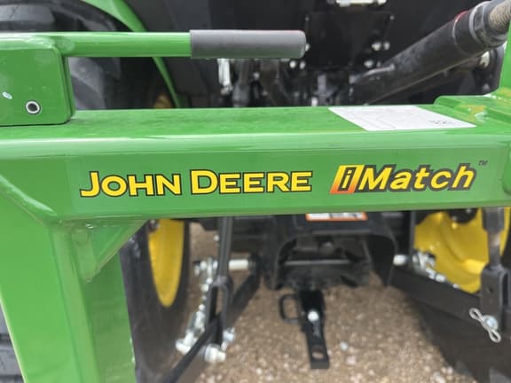 Image of John Deere 3032E equipment image 1