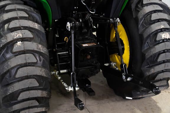 Image of John Deere 3032E equipment image 3