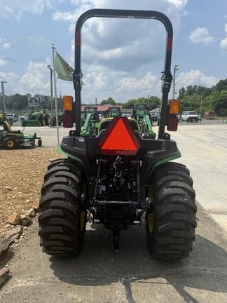 Image of John Deere 3032E equipment image 1