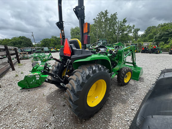 Image of John Deere 3032E equipment image 2