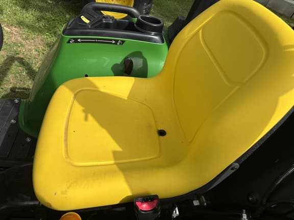 Image of John Deere 3032E equipment image 4
