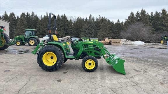 Main image John Deere 3032E
