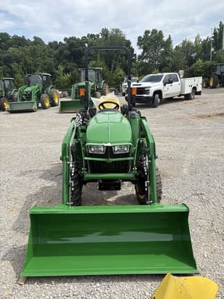 Image of John Deere 3032E equipment image 3