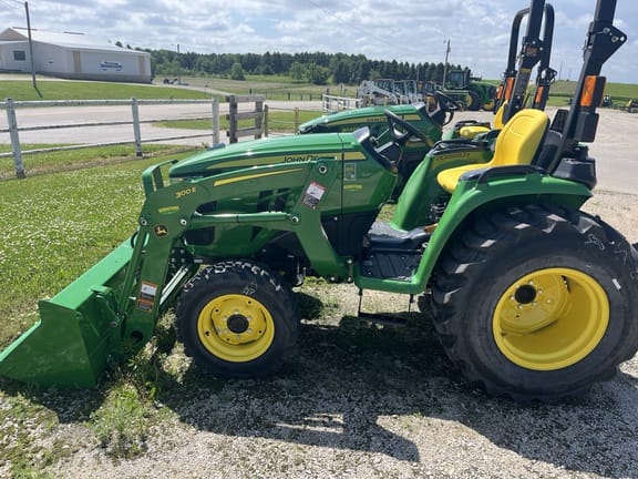 2026 John Deere 3032E Equipment Image0