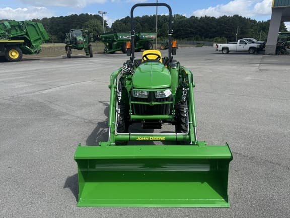 Image of John Deere 3032E equipment image 2