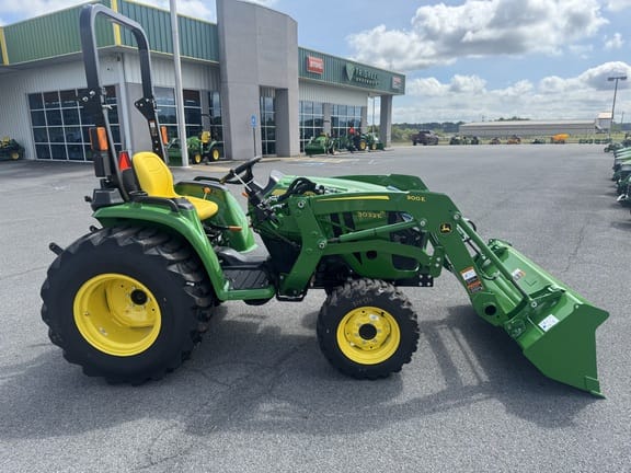 2026 John Deere 3032E Equipment Image0