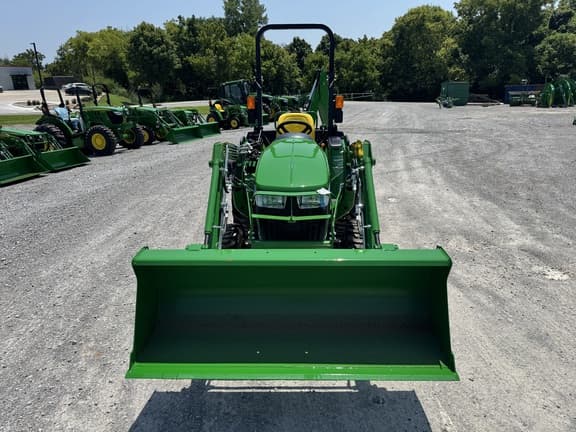 Image of John Deere 3032E equipment image 2
