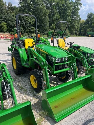 Image of John Deere 3032E equipment image 4