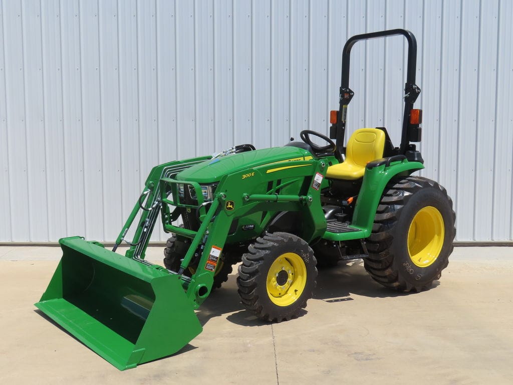 2026 John Deere 3032E Equipment Image0