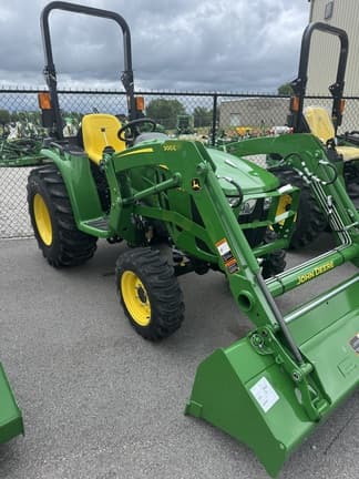 Main image John Deere 3032E