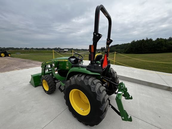Image of John Deere 3032E equipment image 2