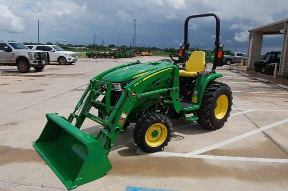 2026 John Deere 3033R Equipment Image0