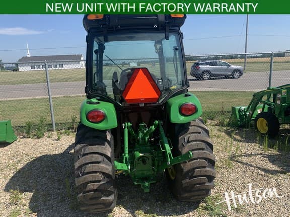 Image of John Deere 3033R equipment image 2