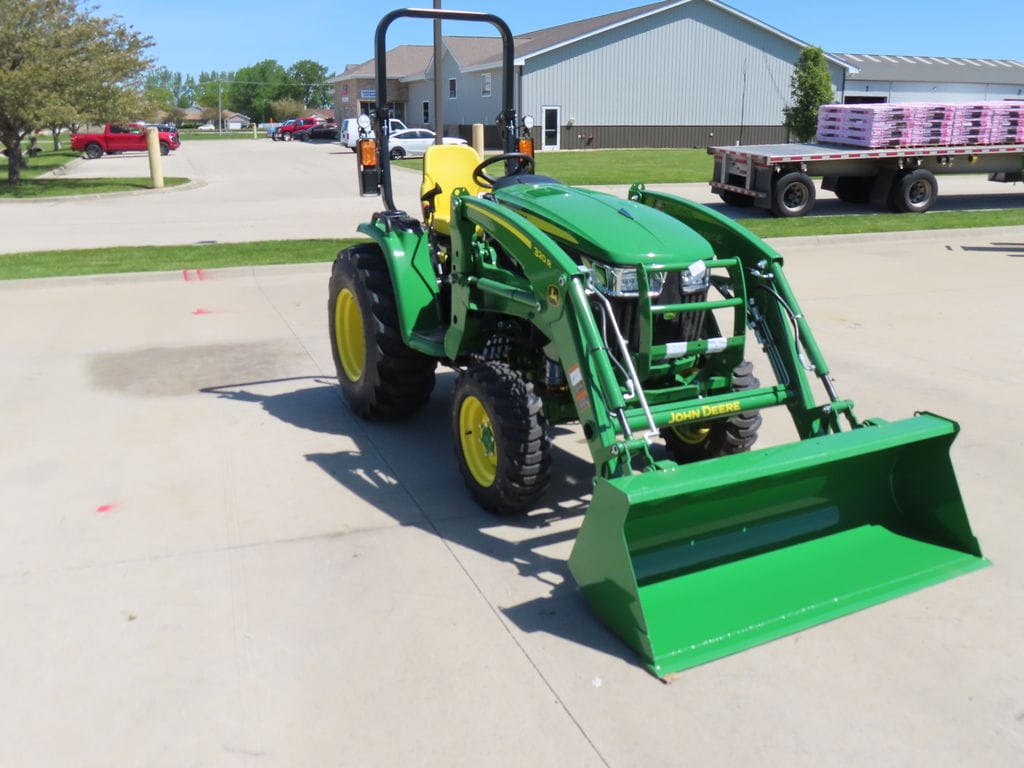 2026 John Deere 3033R Equipment Image0