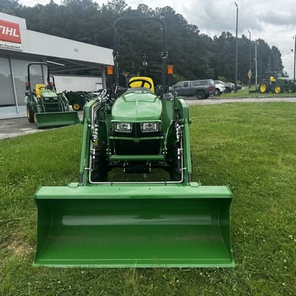 Image of John Deere 3038E equipment image 2
