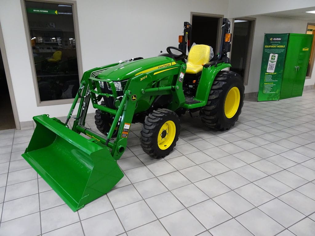2026 John Deere 3038E Equipment Image0