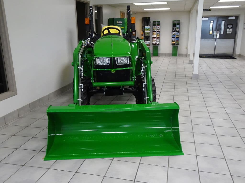 Image of John Deere 3038E Image 1