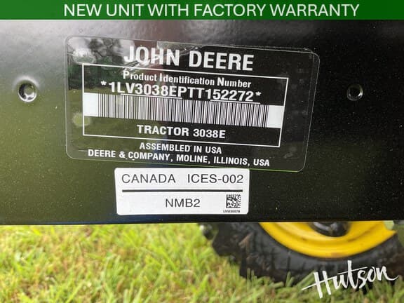 Image of John Deere 3038E equipment image 4
