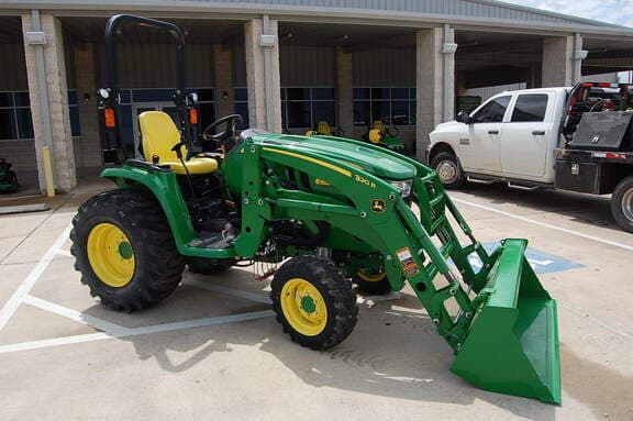 Image of John Deere 3038E equipment image 1
