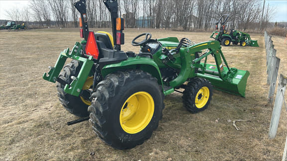 Image of John Deere 3038E equipment image 3