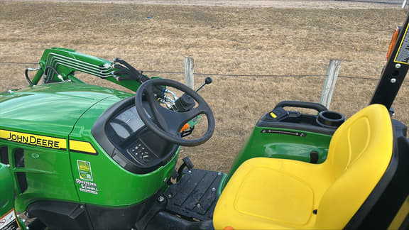 Image of John Deere 3038E equipment image 2