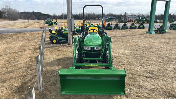 Image of John Deere 3038E equipment image 4
