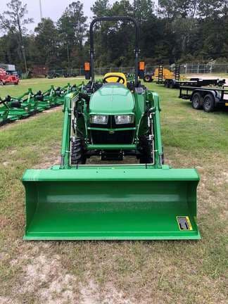 Image of John Deere 3038E equipment image 1
