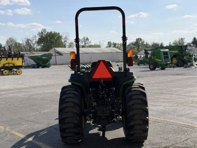 Image of John Deere 3038E equipment image 3