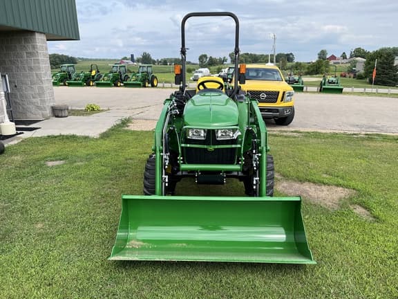 Image of John Deere 3038E equipment image 2