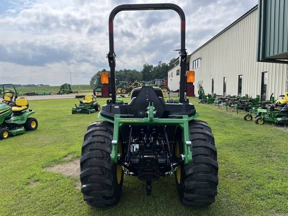 Image of John Deere 3038E equipment image 3