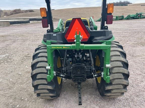 Image of John Deere 3038E equipment image 3